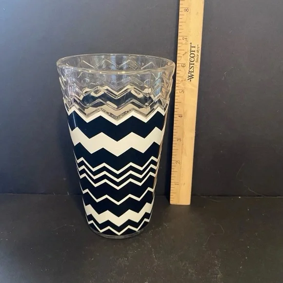 Missoni for Target 8 Black and White Chevron Glasses - Picture 2 of 3